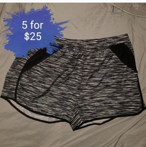 Nwot 1X gray and black athletic shorts with pocket